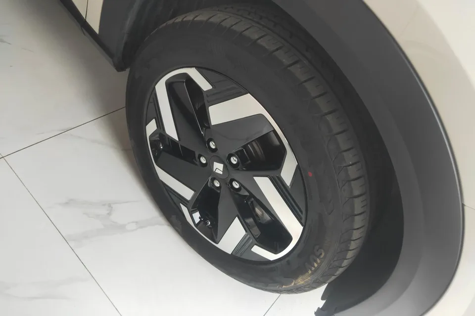 Baojun Yunhai EV Yunhai EV 500km pure electric version 2024 — thumbnail 3