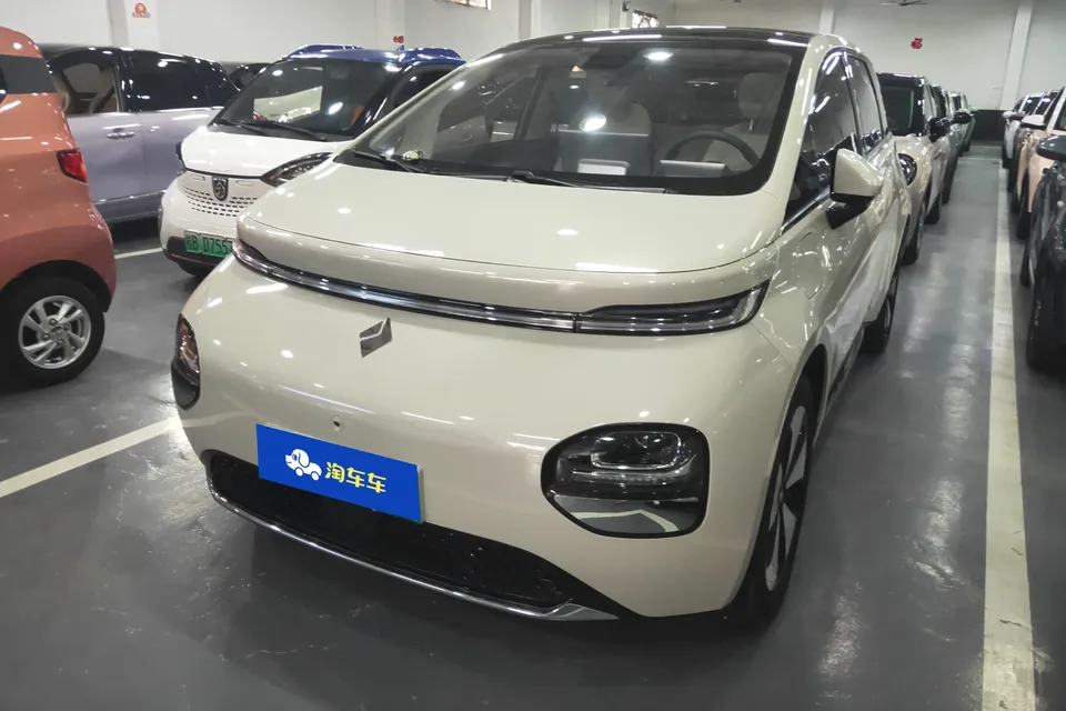 Baojun clouds clouds 460 Max 2023 — photo 1, buy with delivery to Moscow