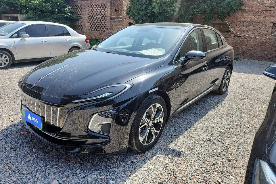 Hongqi E-QM5 Hongqi E-QM5 450km travel version 100kW 2024 — photo 1, buy with delivery to Moscow