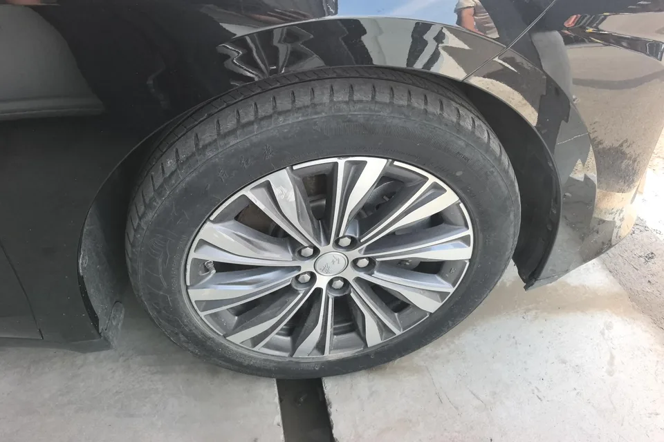 Hongqi E-QM5 Hongqi E-QM5 Charging 431km LeXiang Edition 5-seater 2022 — thumbnail 2