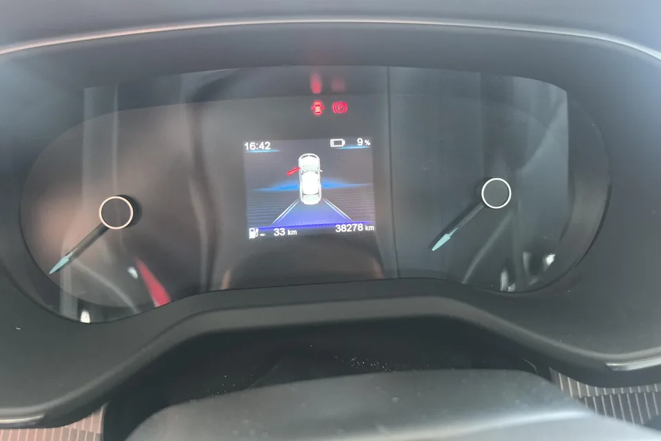 Hongqi E-QM5 Hongqi E-QM5 Charging 431km LeXiang Edition 5-seater 2022 — thumbnail 4