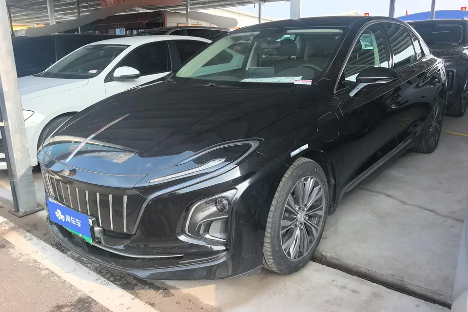 Hongqi E-QM5 Hongqi E-QM5 Charging 431km LeXiang Edition 5-seater 2022 — photo 1, buy with delivery to Moscow