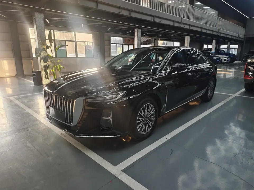 Hongqi H5 Hongqi H5 1.5T DCT Zhilian Qiyun Edition 2024 — photo 1, buy with delivery to Moscow