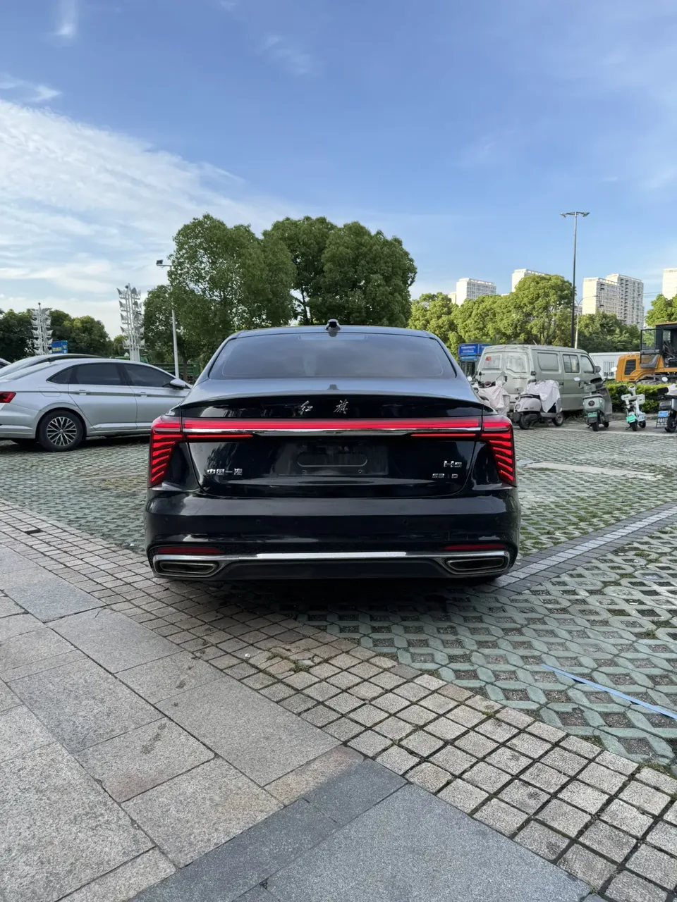 Hongqi H5 Hongqi H5 1.5T DCT Zhilian Qiyun Edition 2024 — thumbnail 2