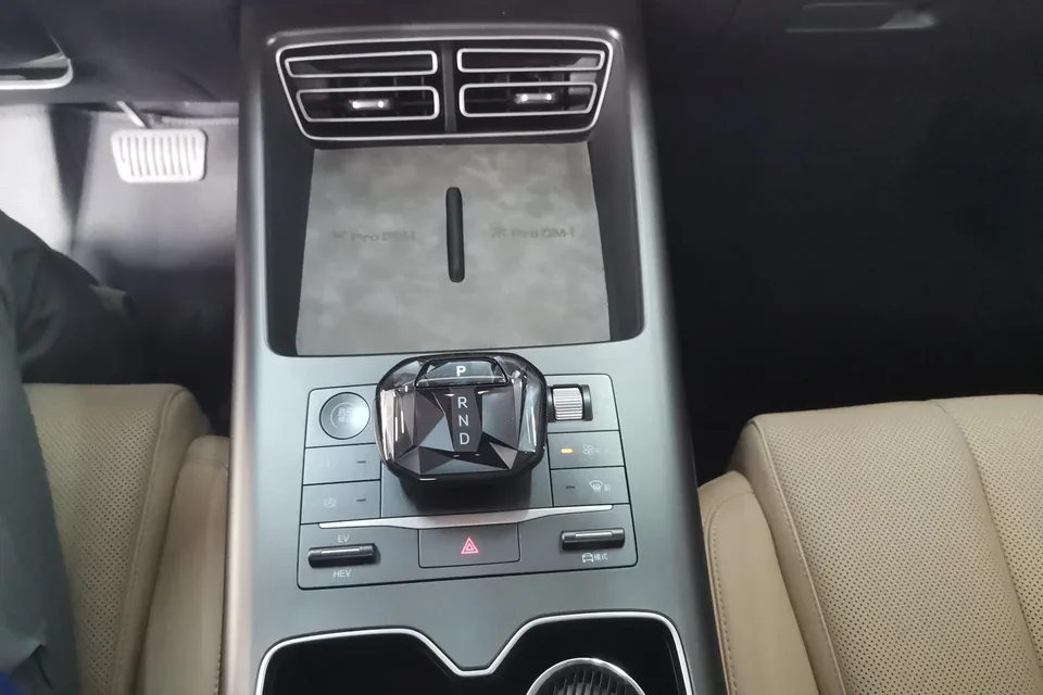 BYD Song Pro DM Song Pro DM Second generation intelligent driving version DM-i 75KM leading model 2025 — thumbnail 4