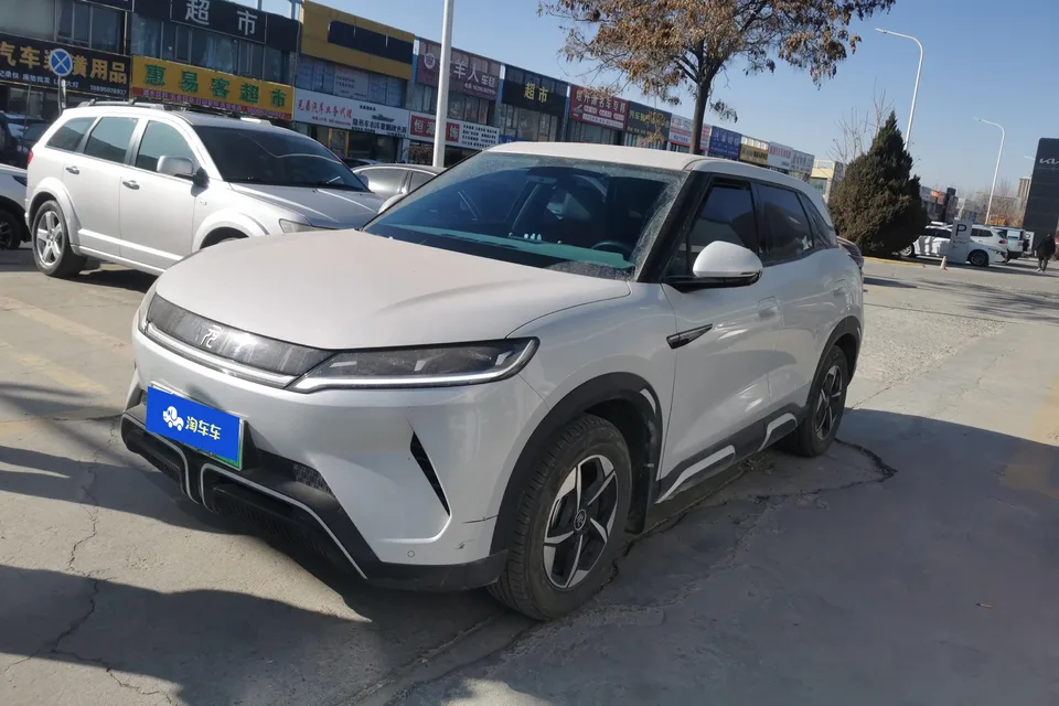 BYD Yuan Up Yuan UP 401KM Leading Type 2024 — photo 1, buy with delivery to Moscow