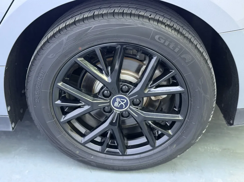 BYD Han DM Chinese DM DM-i Champion Edition 121KM Premium 2023 — thumbnail 3