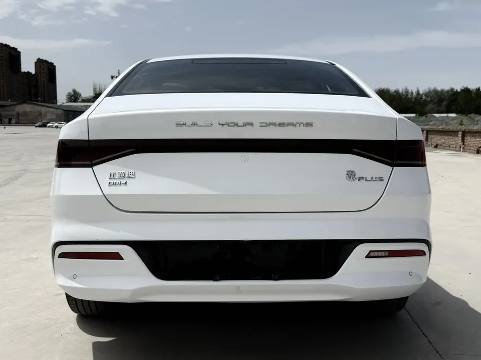 BYD Qin PLUS DM Qin PLUS DM Honor Edition DM-i 55KM Leading Edition 2024 — thumbnail 2