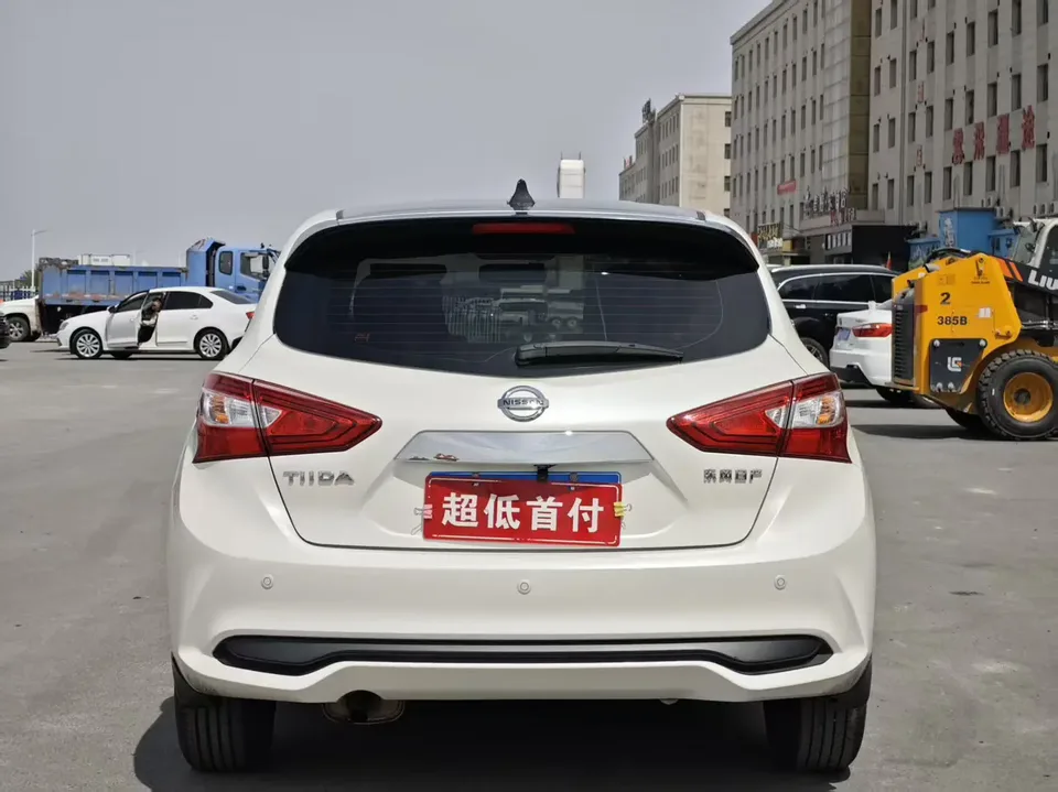 Nissan Tiida Tiida 1.6L CVT Cool Edition 2023 — thumbnail 2