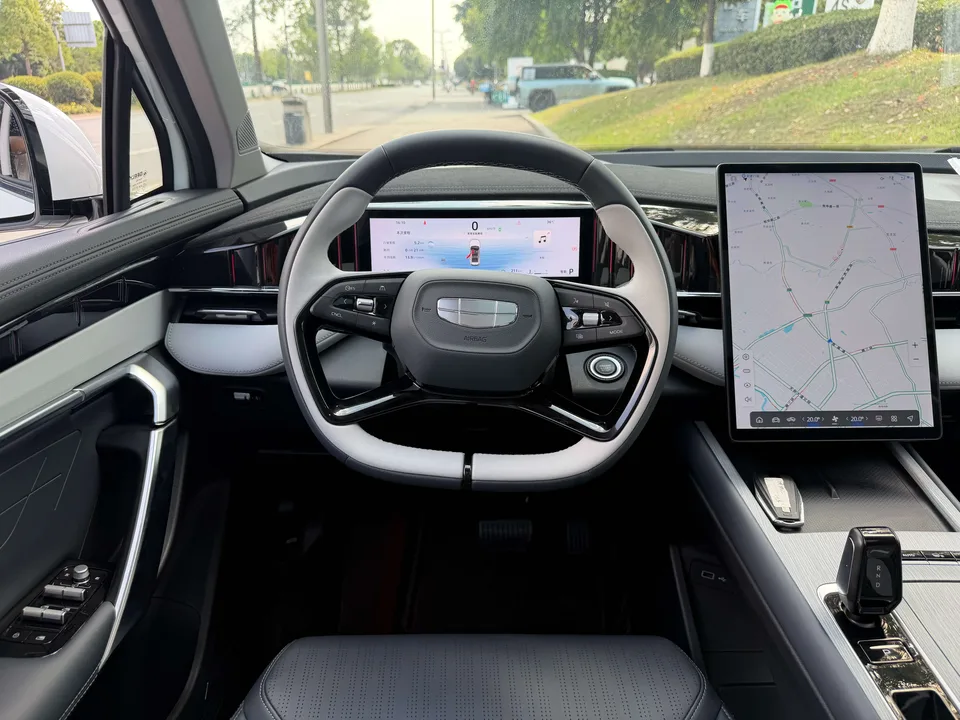 Geely Atlas L Boyue L 1.5TD DCT Premium Edition 2024 — thumbnail 5