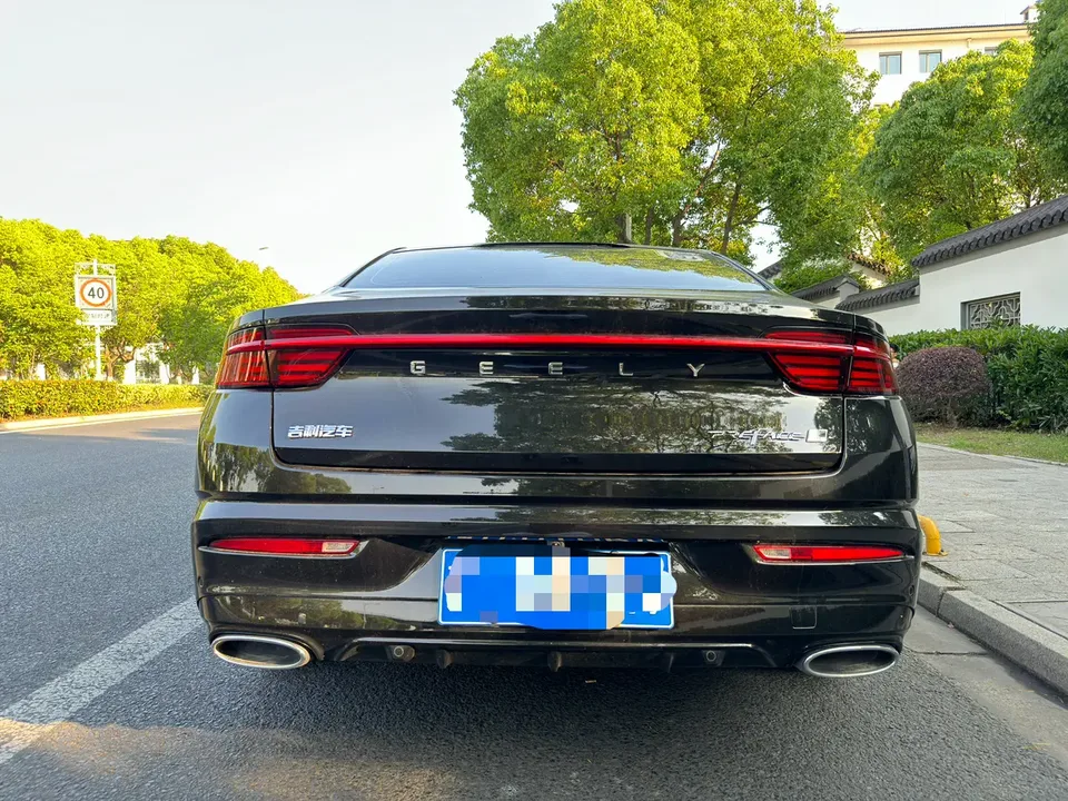 Geely Preface Xing Rui 1.5T Dongfang Yao Fuyao Edition 2025 — thumbnail 2
