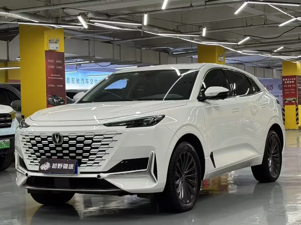 Changan UNI-K Changan UNI-K 2.0T Yue Shang 2023 — photo 1, buy with delivery to Moscow