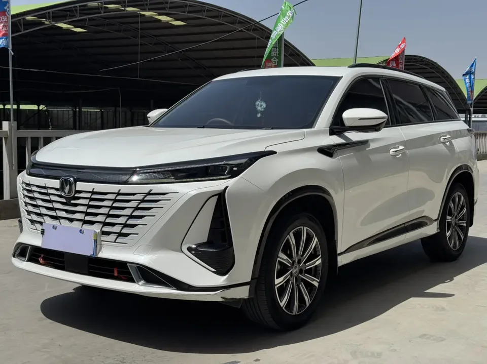 Changan CS75PLUS CS75 PLUS third generation champion version 1.5T automatic intelligent driving dynamic navigation model 2024 — photo 1, buy with delivery to Moscow