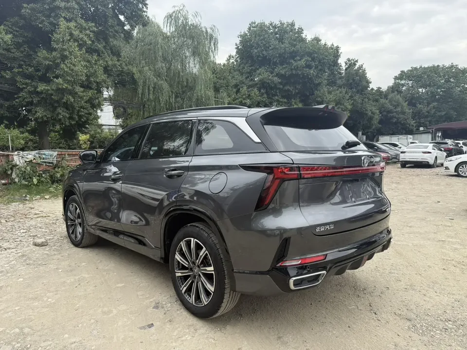 Changan CS75PLUS Changan CS75 PLUS The third generation 1.5T automatic luxury model 2023 — thumbnail 4