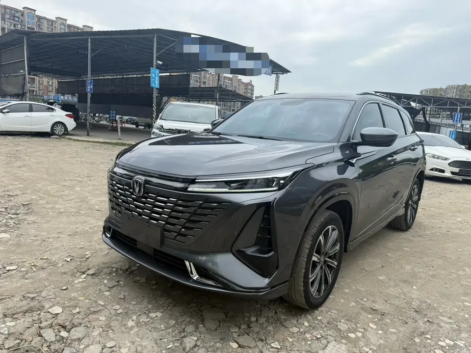 Changan CS75PLUS Changan CS75 PLUS The third generation 1.5T automatic luxury model 2023 — photo 1, buy with delivery to Moscow