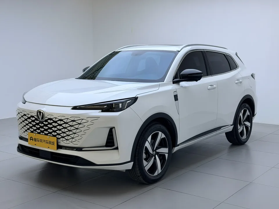 Changan CS55 Plus Changan CS55 PLUS The third generation 1.5T DCT Excellence 2024 — photo 1, buy with delivery to Moscow