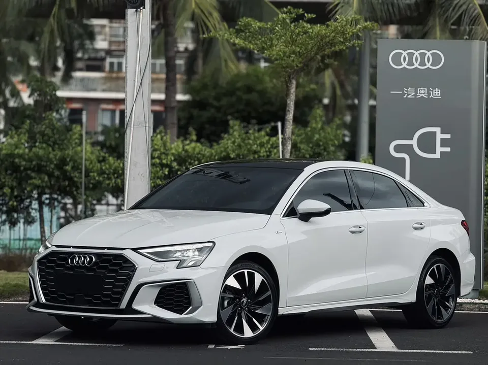 Audi A3 A3 Audi A3 2024 A3L Limousine 35 TFSI Fashion Sports 2024 — photo 1, buy with delivery to Moscow