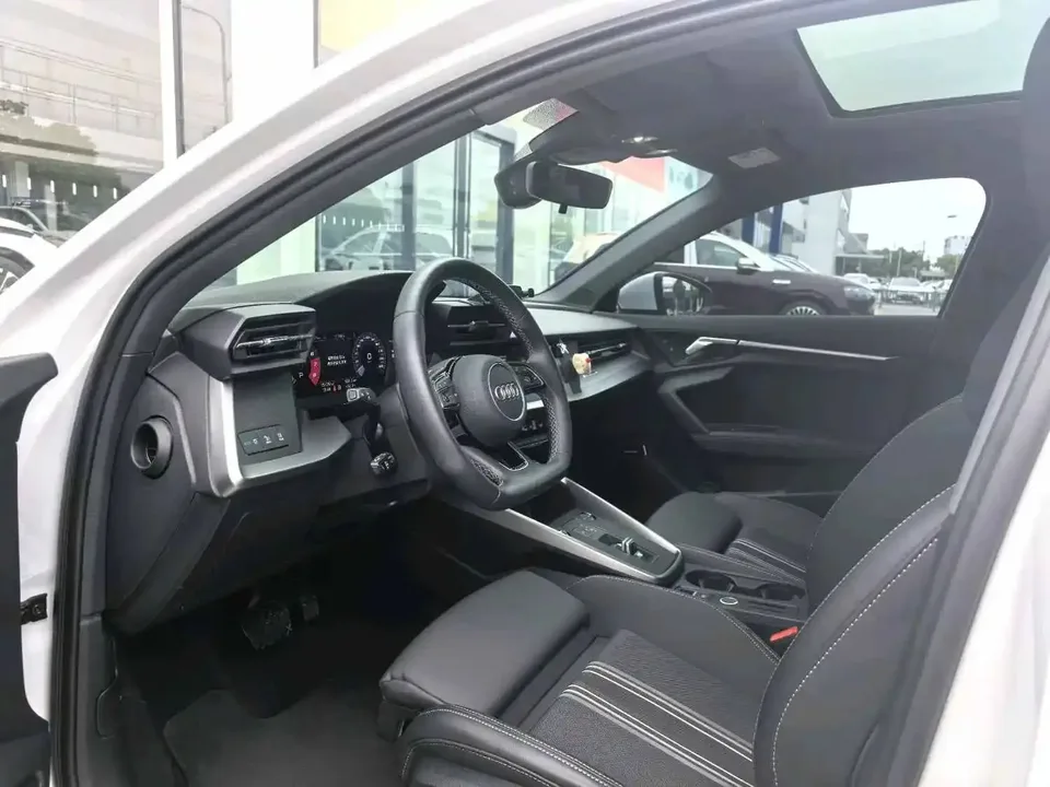 Audi A3 A3 facelift Sportback 35 TFSI stylish and sporty 2023 — thumbnail 4