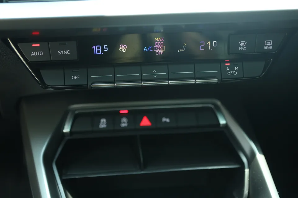 Audi A3 A3 facelift A3L Limousine 35 TFSI stylish and sporty 2023 — thumbnail 3
