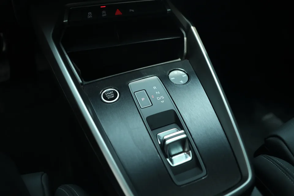 Audi A3 A3 facelift A3L Limousine 35 TFSI stylish and sporty 2023 — thumbnail 4