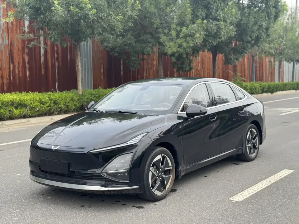 Wuling Starlight EV Wuling Starlight EV 510km Intelligent Advanced 2025 — photo 1, buy with delivery to Moscow