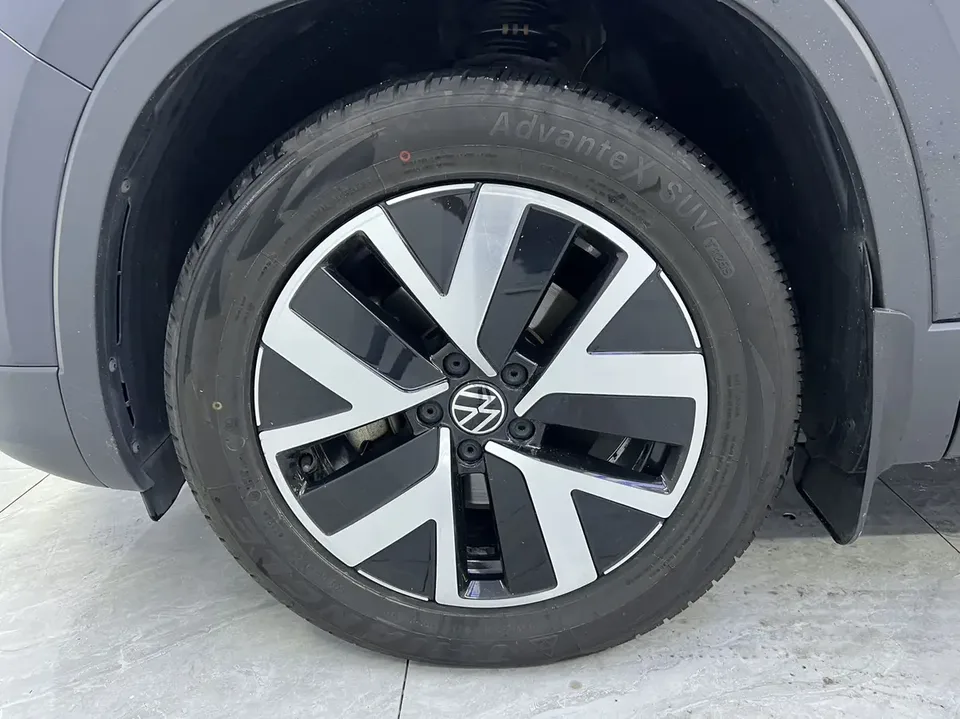 Volkswagen Tayron Tanyue 280TSI 2WD Luxury Plus Advanced Edition 2023 — thumbnail 4