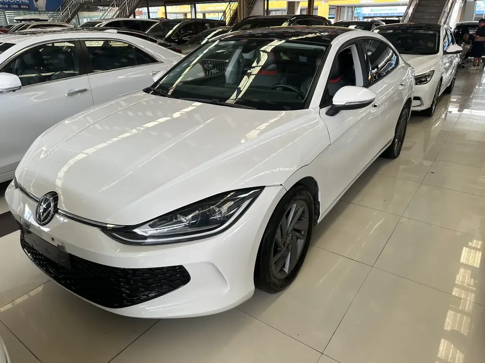 Volkswagen Lamando Lingdu Lingdu L 280TSI DSG Cool Edition 2022 — photo 1, buy with delivery to Moscow