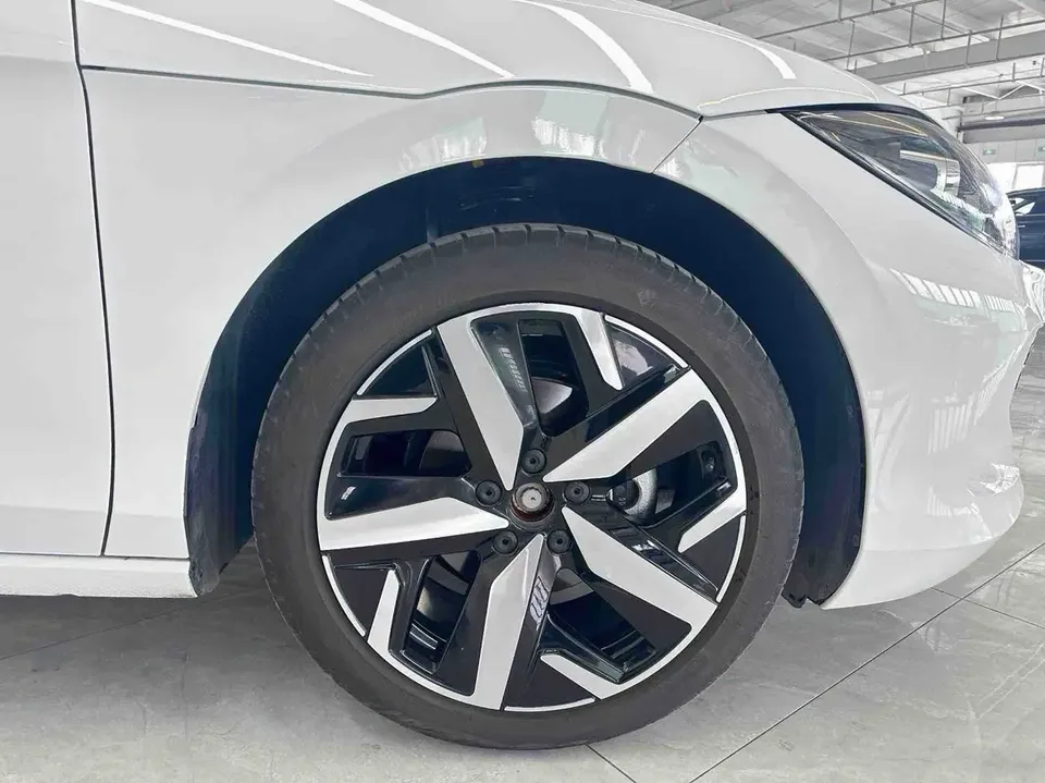 Volkswagen Lamando Lingdu 2024 Lingdu Lingdu L 280TSI DSG Hot Edition 2024 — thumbnail 4