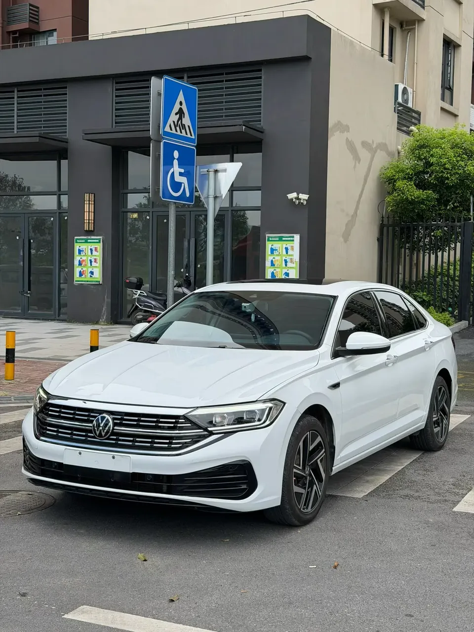 Volkswagen Sagitar Sagitar 2023 Sagitar 300TSI DSG Excellence Edition 2023 — photo 1, buy with delivery to Moscow