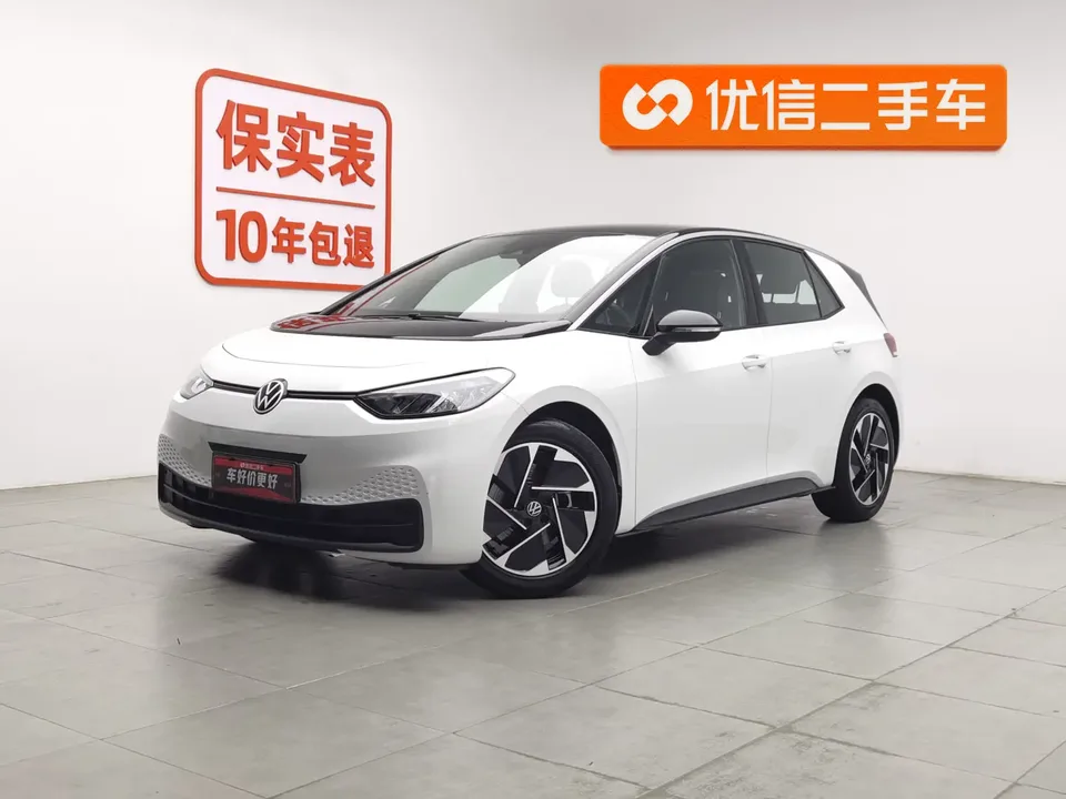 Volkswagen ID.3 Volkswagen ID.3 Outstanding Edition 2024 — photo 1, buy with delivery to Moscow