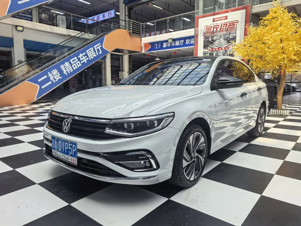 Volkswagen Bora Bora 2023 200TSI DSG Joy Travel PRO Edition 2023 — photo 1, buy with delivery to Moscow