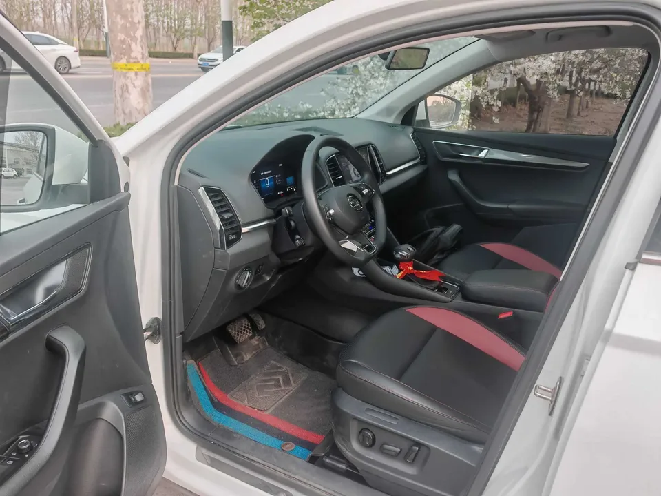 Skoda Karoq Korok TSI280 Luxury Edition 2023 — thumbnail 2