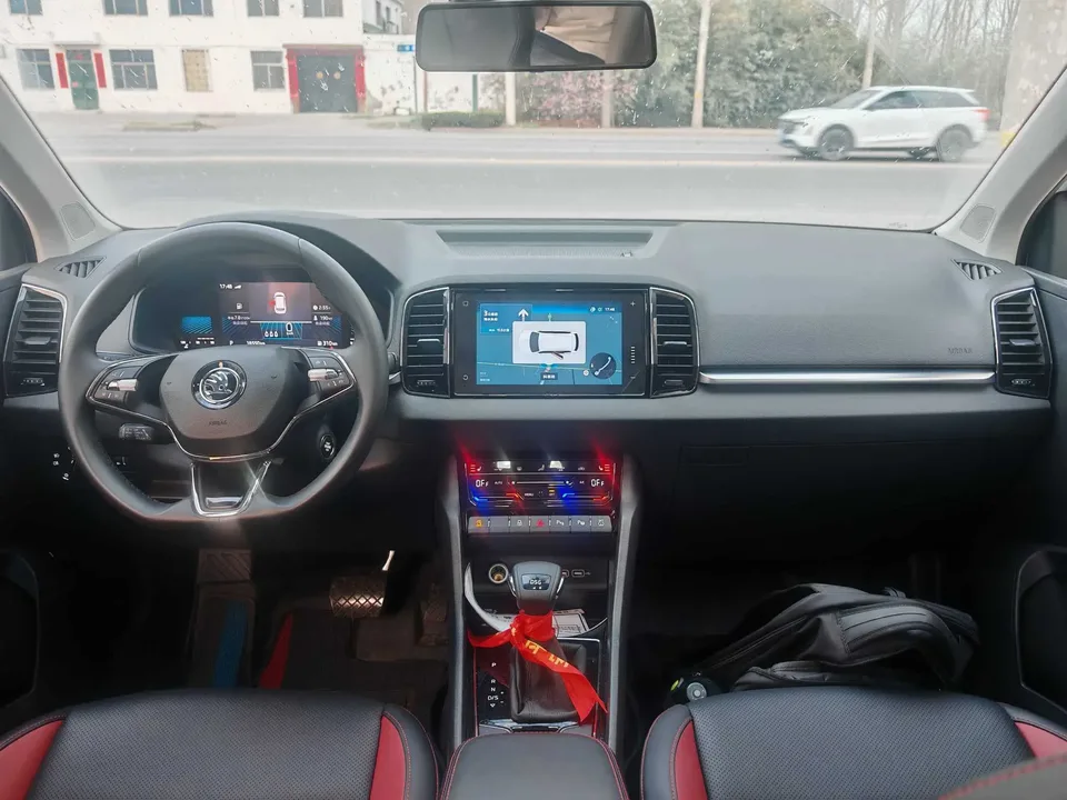 Skoda Karoq Korok TSI280 Luxury Edition 2023 — thumbnail 4