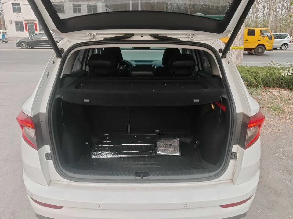 Skoda Karoq Korok TSI280 Luxury Edition 2023 — thumbnail 5