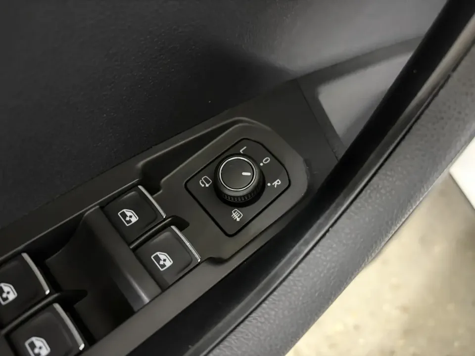 Skoda Karoq Karoq TSI280 Luxury Edition 2022 — thumbnail 4