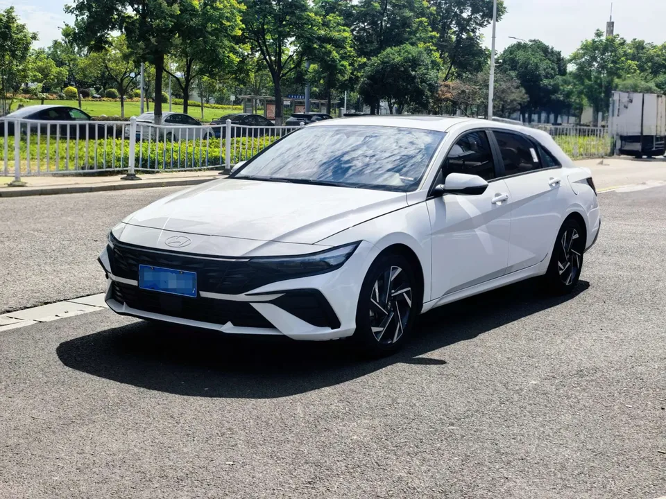 Hyundai Elantra Elantra 1.5L CVT LUX Premium Edition 2023 — photo 1, buy with delivery to Moscow