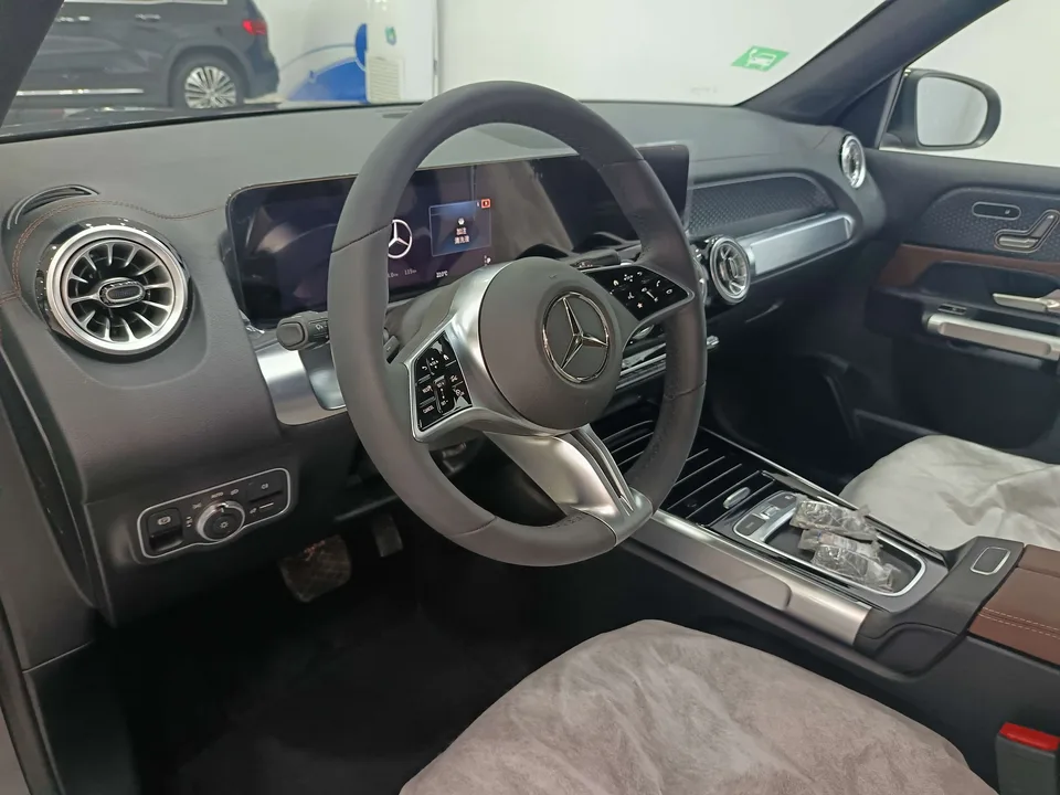 Mercedes-Benz EQB Mercedes-Benz EQB 2025 EQB 260 2025 — thumbnail 4