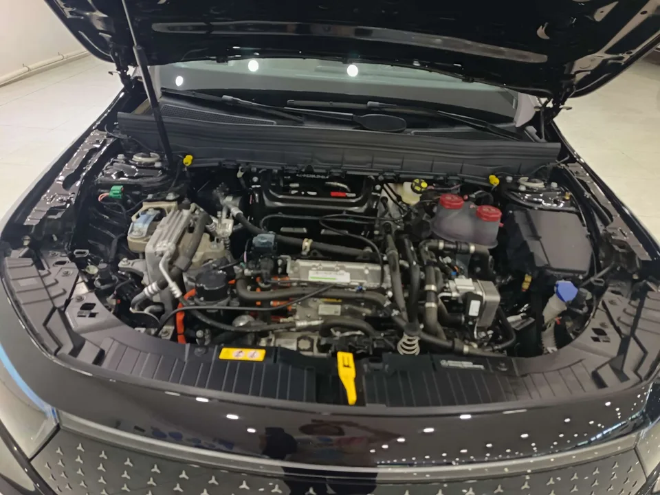 Mercedes-Benz EQB Mercedes-Benz EQB 2025 EQB 260 2025 — thumbnail 5