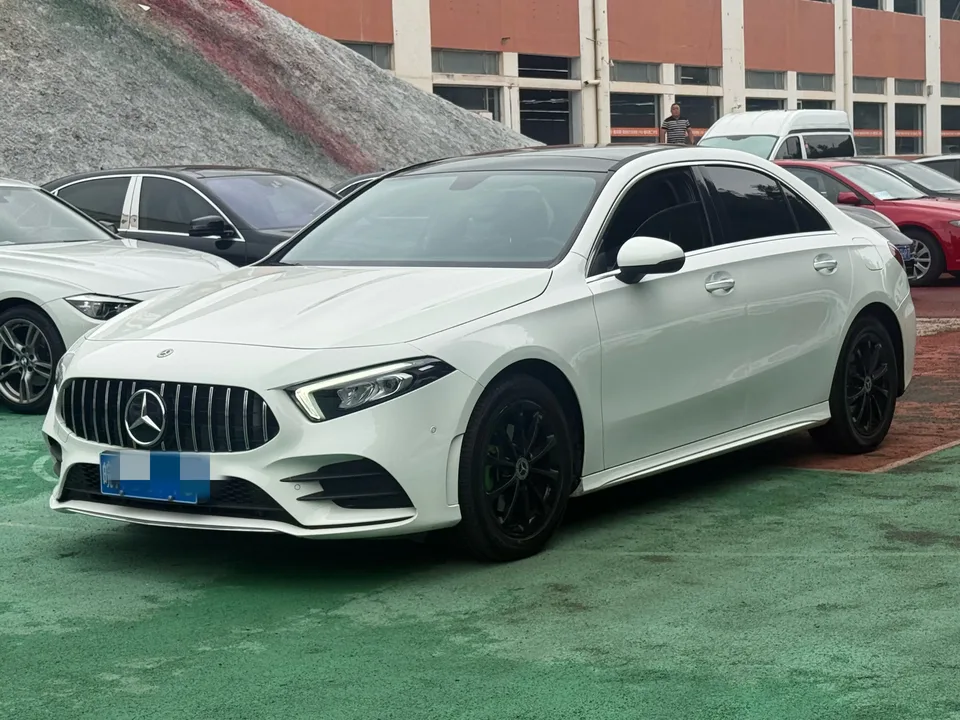 Mercedes-Benz Klasa A Mercedes Benz A Class A 200 L Sports Sedan Dynamic Edition 2022 — photo 1, buy with delivery to Moscow