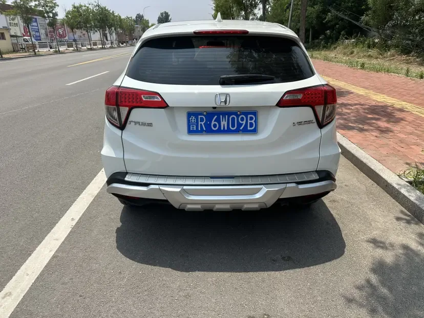 Honda VEZEL Binzhi 1.5L CVT Phantom Night Pioneer Edition 2022 — thumbnail 2
