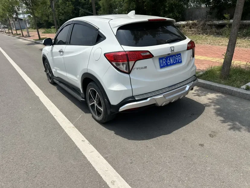 Honda VEZEL Binzhi 1.5L CVT Phantom Night Pioneer Edition 2022 — thumbnail 4