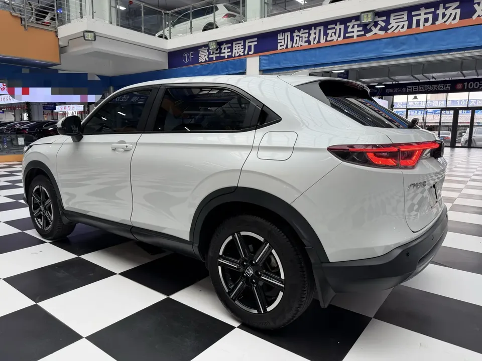 Honda VEZEL Binzhi 1.5L CVT Elite Edition 2023 — thumbnail 2