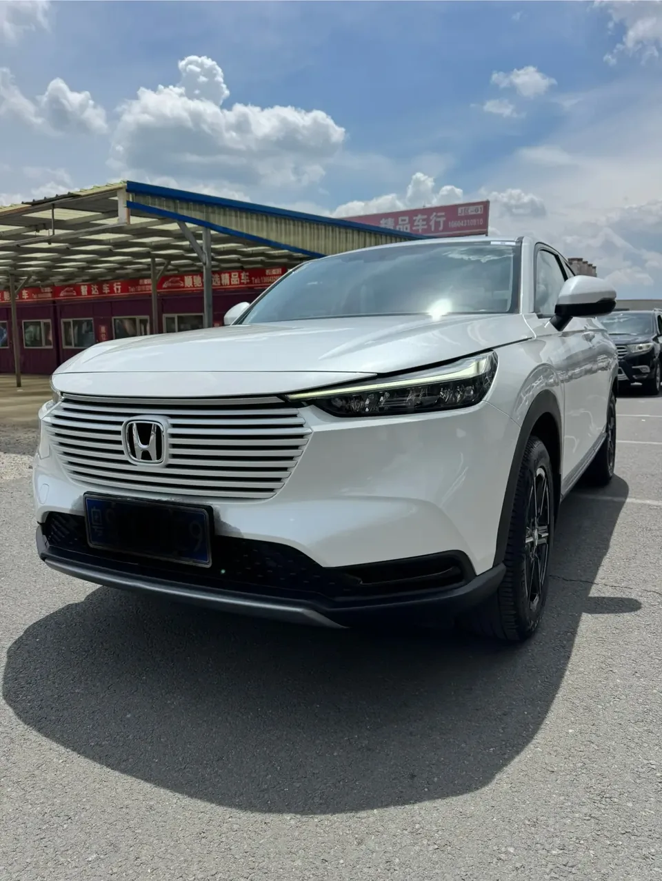 Honda VEZEL Binzhi 1.5L CVT Elite Edition 2023 — photo 1, buy with delivery to Moscow