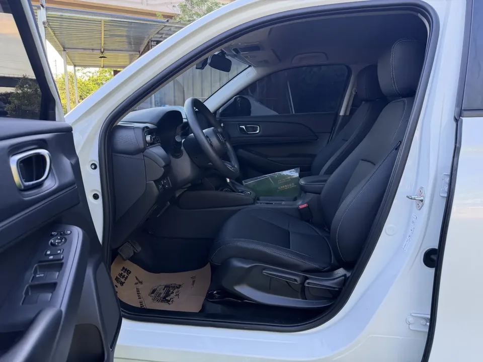 Honda VEZEL Binzhi 1.5L CVT Elite Edition 2023 — thumbnail 4