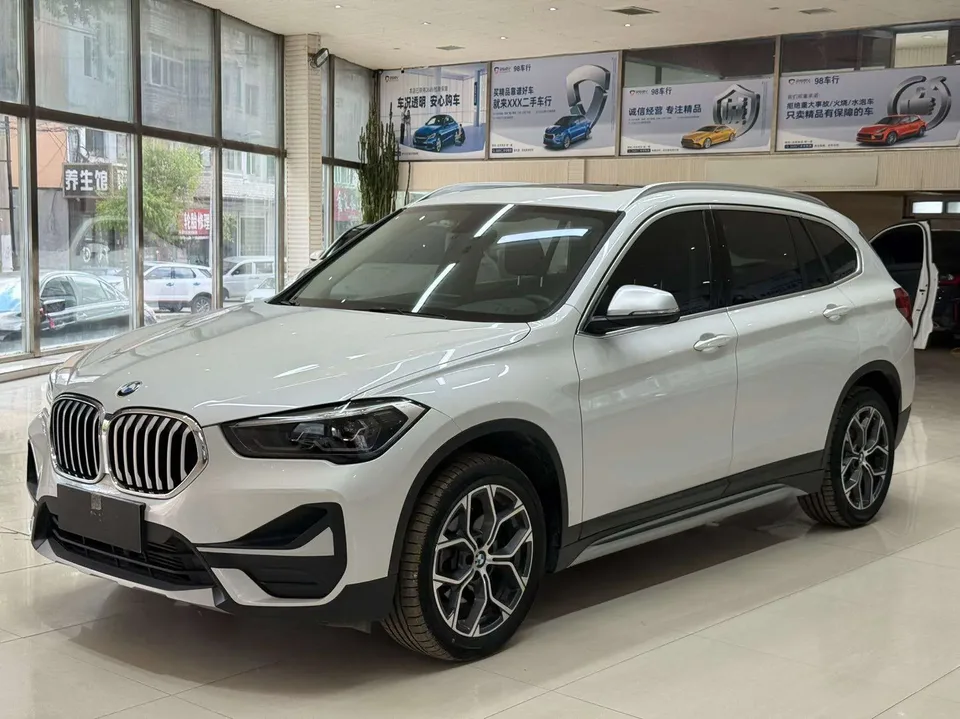 BMW X1 BMW X1 sDrive20Li Fashion 2022 — photo 1, buy with delivery to Moscow