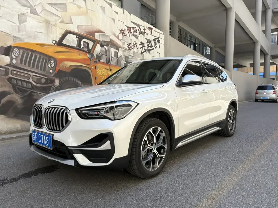 BMW X1 X1 BMW X1 2022 sDrive20Li Fashion Edition 2022 — фото 1, купить с доставкой в Москву