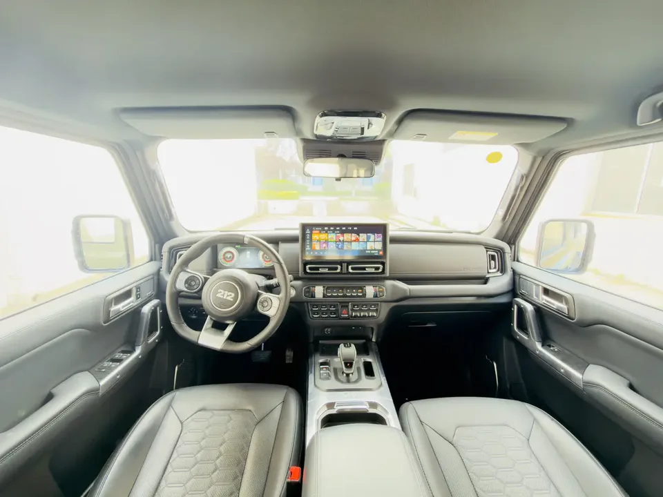 212 T01 212 T01 2.0T Mechanic 2024 — thumbnail 5