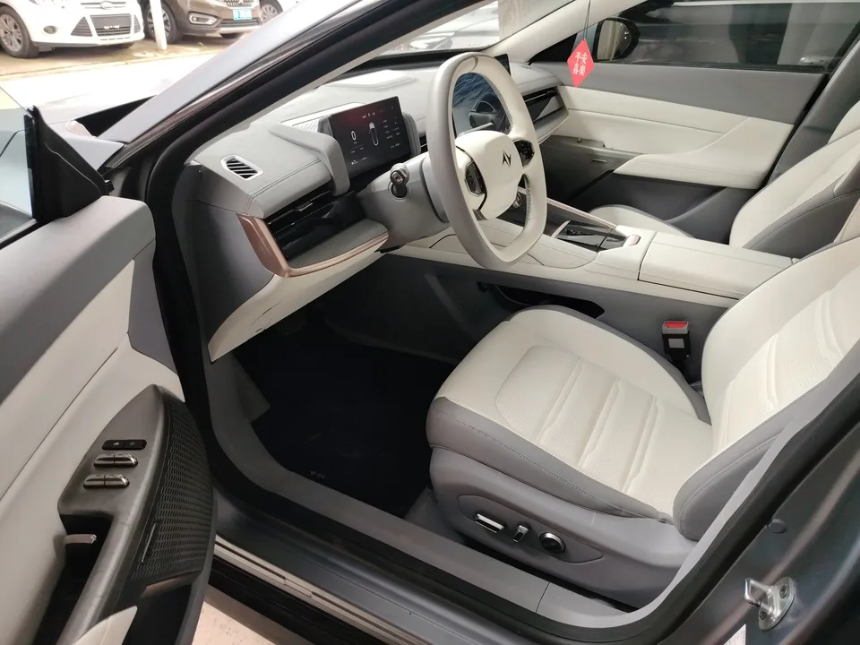 Dongfeng YiPai 007 Yipai 007 Pure Electric 540 4WD Max Edition 2024 — thumbnail 4