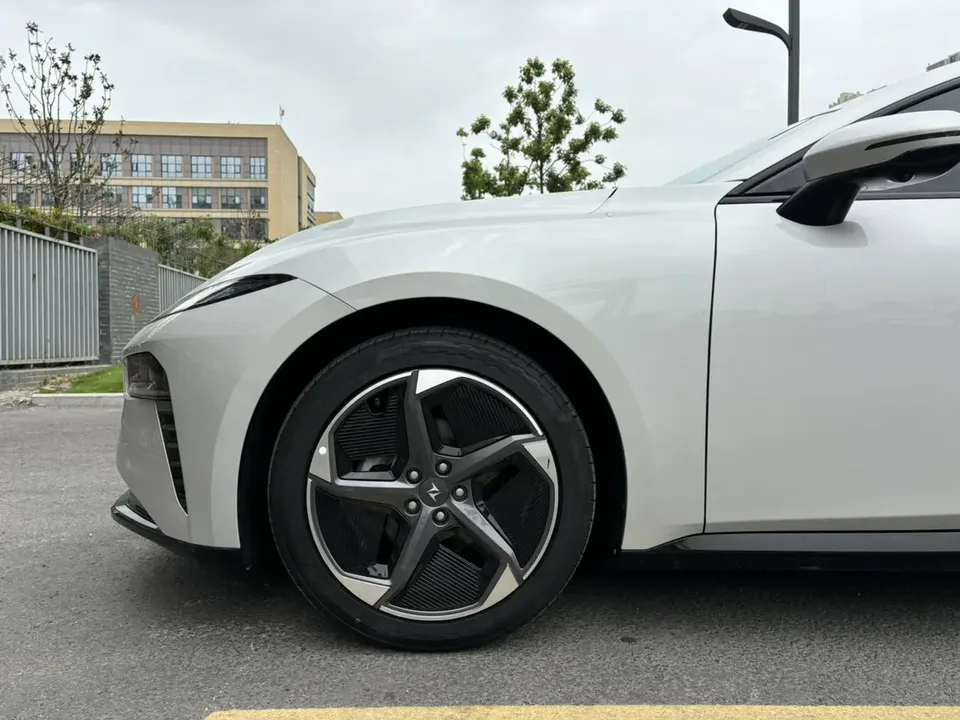 Dongfeng YiPai 007 Yipai 007 Pure Electric 530Pro 2024 — thumbnail 3