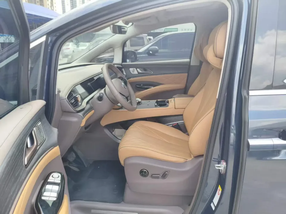 Denza D9 DM D9 DM 970 4WD flagship model 2022 — thumbnail 5